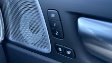 Volvo XC60 2.0 B5P Ultra Dark 5dr AWD Geartronic Petrol Estate